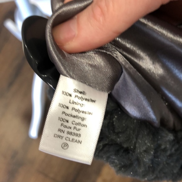 Closing my closet sale!
Dennis Basso faux fur coat - Picture 8 of 10